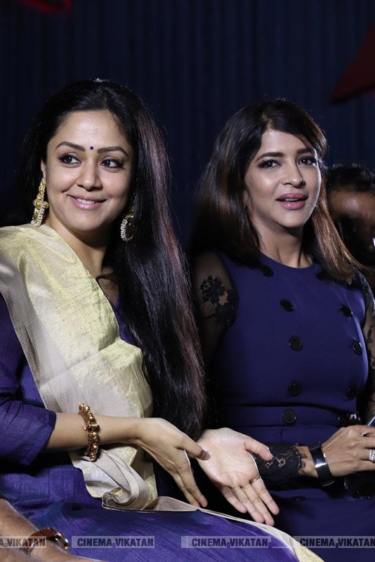 காற்றின் மொழி படவிழாவில் ஜோதிகா... படங்கள்: ராகேஷ் பெ காற்றின் மொழி படவிழாவில் ஜோதிகா... படங்கள்: ராகேஷ் பெ