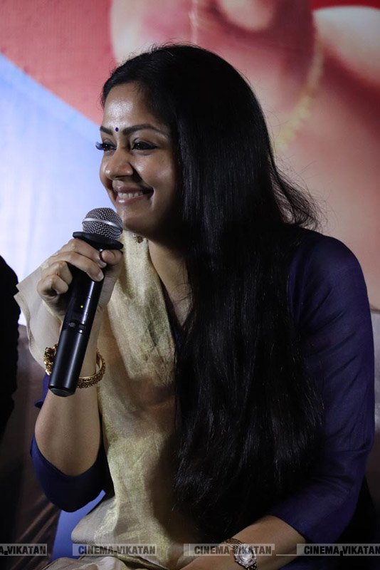 காற்றின் மொழி படவிழாவில் ஜோதிகா... படங்கள்: ராகேஷ் பெ காற்றின் மொழி படவிழாவில் ஜோதிகா... படங்கள்: ராகேஷ் பெ