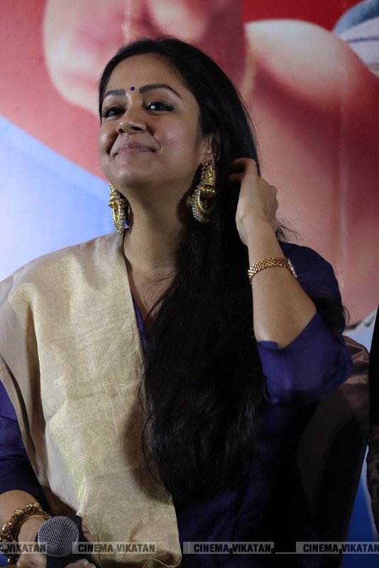காற்றின் மொழி படவிழாவில் ஜோதிகா... படங்கள்: ராகேஷ் பெ காற்றின் மொழி படவிழாவில் ஜோதிகா... படங்கள்: ராகேஷ் பெ