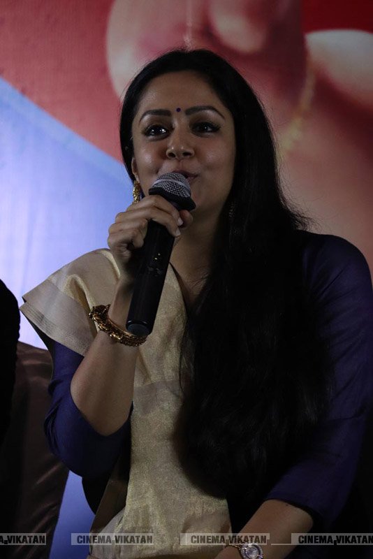 காற்றின் மொழி படவிழாவில் ஜோதிகா... படங்கள்: ராகேஷ் பெ காற்றின் மொழி படவிழாவில் ஜோதிகா... படங்கள்: ராகேஷ் பெ