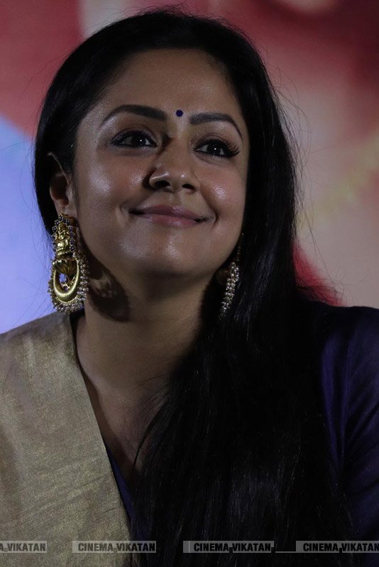 காற்றின் மொழி படவிழாவில் ஜோதிகா... படங்கள்: ராகேஷ் பெ காற்றின் மொழி படவிழாவில் ஜோதிகா... படங்கள்: ராகேஷ் பெ