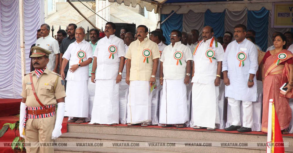 கொட்டும் மழையில் புதுச்சேரி விடுதலை நாள் விழா கொண்டாட்டம் சிறப்பு படங்கள்: அ.குரூஸ்தனம் கொட்டும் மழையில் புதுச்சேரி விடுதலை நாள் விழா கொண்டாட்டம் சிறப்பு படங்கள்: அ.குரூஸ்தனம்