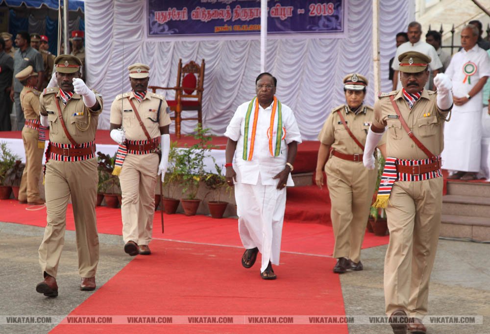 கொட்டும் மழையில் புதுச்சேரி விடுதலை நாள் விழா கொண்டாட்டம் சிறப்பு படங்கள்: அ.குரூஸ்தனம் கொட்டும் மழையில் புதுச்சேரி விடுதலை நாள் விழா கொண்டாட்டம் சிறப்பு படங்கள்: அ.குரூஸ்தனம்