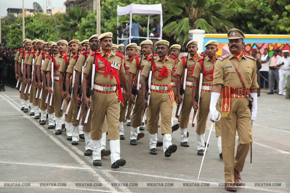 கொட்டும் மழையில் புதுச்சேரி விடுதலை நாள் விழா கொண்டாட்டம் சிறப்பு படங்கள்: அ.குரூஸ்தனம் கொட்டும் மழையில் புதுச்சேரி விடுதலை நாள் விழா கொண்டாட்டம் சிறப்பு படங்கள்: அ.குரூஸ்தனம்
