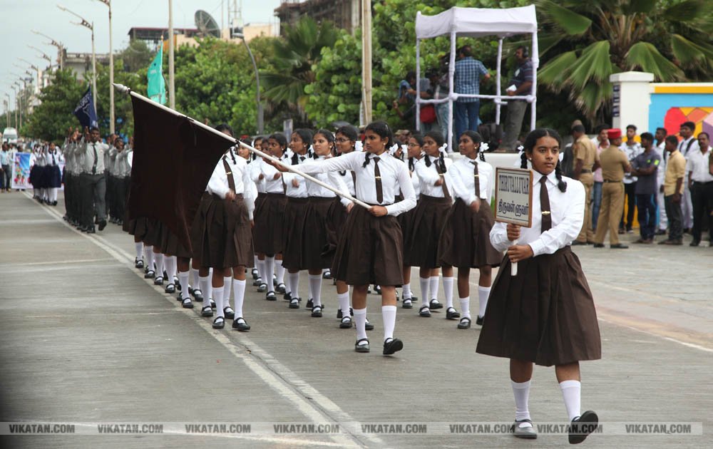 கொட்டும் மழையில் புதுச்சேரி விடுதலை நாள் விழா கொண்டாட்டம் சிறப்பு படங்கள்: அ.குரூஸ்தனம் கொட்டும் மழையில் புதுச்சேரி விடுதலை நாள் விழா கொண்டாட்டம் சிறப்பு படங்கள்: அ.குரூஸ்தனம்