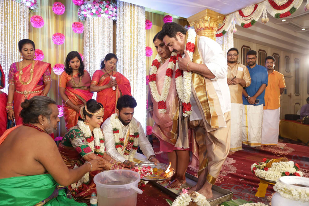 நடிகர் சிவகுமார் - நடிகை சுஜா வருணி திருமணம்... ஆல்பம் நடிகர் சிவகுமார் - நடிகை சுஜா வருணி திருமணம்... ஆல்பம்