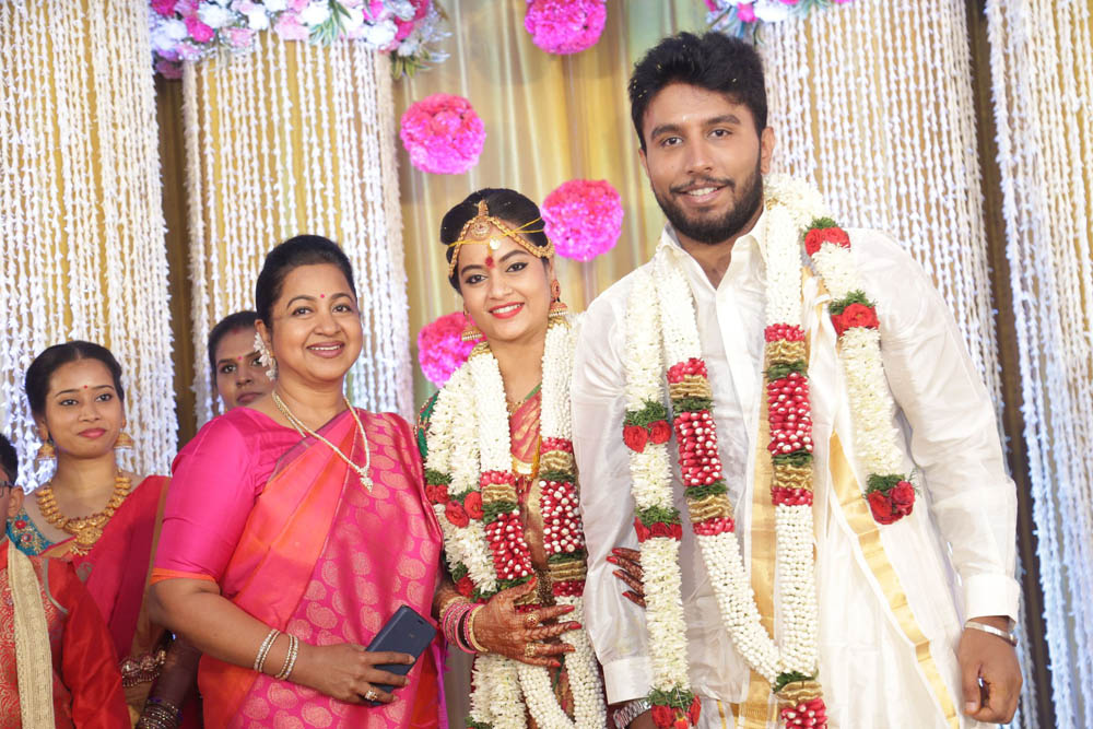 நடிகர் சிவகுமார் - நடிகை சுஜா வருணி திருமணம்... ஆல்பம் நடிகர் சிவகுமார் - நடிகை சுஜா வருணி திருமணம்... ஆல்பம்
