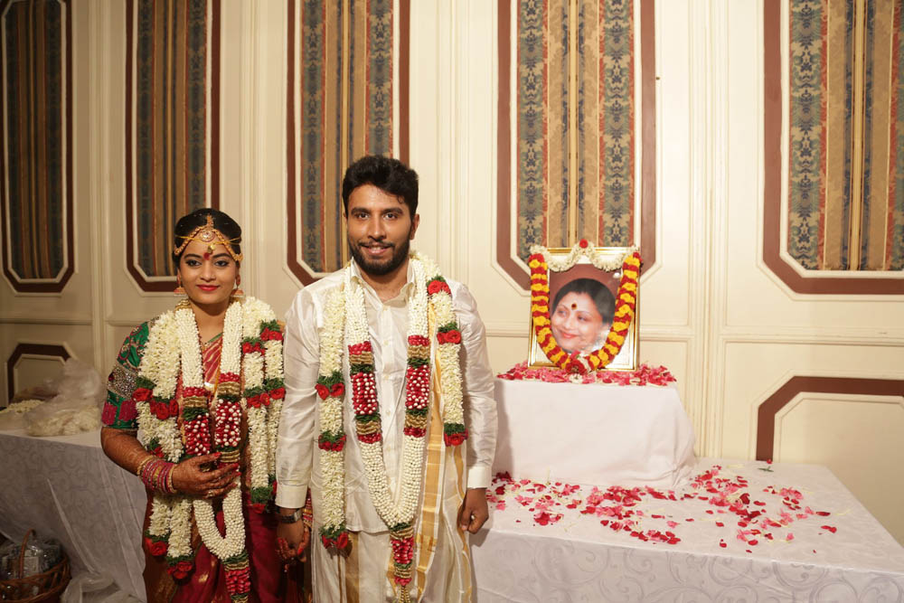 நடிகர் சிவகுமார் - நடிகை சுஜா வருணி திருமணம்... ஆல்பம் நடிகர் சிவகுமார் - நடிகை சுஜா வருணி திருமணம்... ஆல்பம்