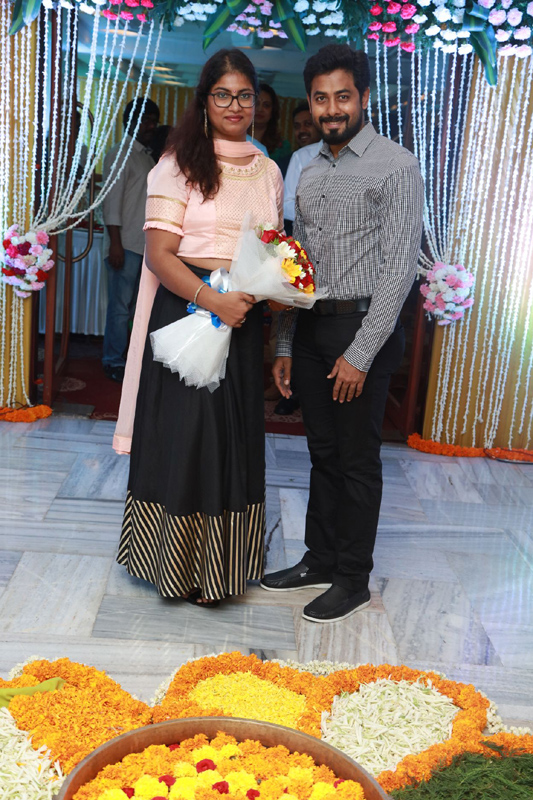 பிக்பாஸ் சுஜா வருணி - நடிகர் சிவகுமார் திருமண வரவேற்பு நிகழ்ச்சி... திரைப்பிரபலங்கள் நேரில் வாழ்த்து... புகைப்படத் தொகுப்பு பிக்பாஸ் சுஜா வருணி - நடிகர் சிவகுமார் திருமண வரவேற்பு நிகழ்ச்சி... திரைப்பிரபலங்கள் நேரில் வாழ்த்து... புகைப்படத் தொகுப்பு