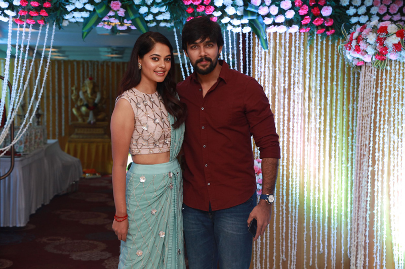 பிக்பாஸ் சுஜா வருணி - நடிகர் சிவகுமார் திருமண வரவேற்பு நிகழ்ச்சி... திரைப்பிரபலங்கள் நேரில் வாழ்த்து... புகைப்படத் தொகுப்பு பிக்பாஸ் சுஜா வருணி - நடிகர் சிவகுமார் திருமண வரவேற்பு நிகழ்ச்சி... திரைப்பிரபலங்கள் நேரில் வாழ்த்து... புகைப்படத் தொகுப்பு