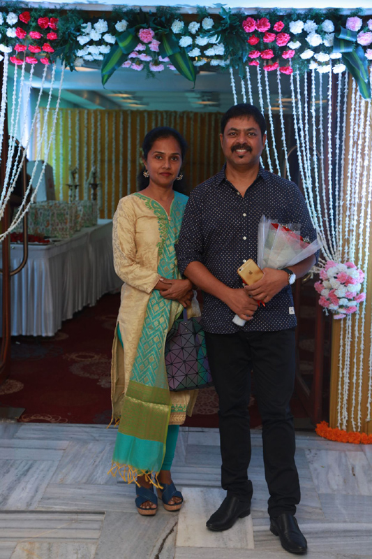 பிக்பாஸ் சுஜா வருணி - நடிகர் சிவகுமார் திருமண வரவேற்பு நிகழ்ச்சி... திரைப்பிரபலங்கள் நேரில் வாழ்த்து... புகைப்படத் தொகுப்பு பிக்பாஸ் சுஜா வருணி - நடிகர் சிவகுமார் திருமண வரவேற்பு நிகழ்ச்சி... திரைப்பிரபலங்கள் நேரில் வாழ்த்து... புகைப்படத் தொகுப்பு
