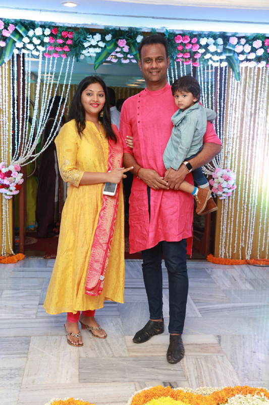 பிக்பாஸ் சுஜா வருணி - நடிகர் சிவகுமார் திருமண வரவேற்பு நிகழ்ச்சி... திரைப்பிரபலங்கள் நேரில் வாழ்த்து... புகைப்படத் தொகுப்பு பிக்பாஸ் சுஜா வருணி - நடிகர் சிவகுமார் திருமண வரவேற்பு நிகழ்ச்சி... திரைப்பிரபலங்கள் நேரில் வாழ்த்து... புகைப்படத் தொகுப்பு