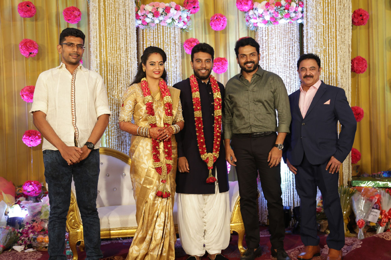 பிக்பாஸ் சுஜா வருணி - நடிகர் சிவகுமார் திருமண வரவேற்பு நிகழ்ச்சி... திரைப்பிரபலங்கள் நேரில் வாழ்த்து... புகைப்படத் தொகுப்பு பிக்பாஸ் சுஜா வருணி - நடிகர் சிவகுமார் திருமண வரவேற்பு நிகழ்ச்சி... திரைப்பிரபலங்கள் நேரில் வாழ்த்து... புகைப்படத் தொகுப்பு