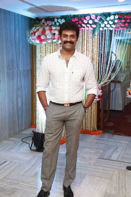 பிக்பாஸ் சுஜா வருணி - நடிகர் சிவகுமார் திருமண வரவேற்பு நிகழ்ச்சி... திரைப்பிரபலங்கள் நேரில் வாழ்த்து... புகைப்படத் தொகுப்பு பிக்பாஸ் சுஜா வருணி - நடிகர் சிவகுமார் திருமண வரவேற்பு நிகழ்ச்சி... திரைப்பிரபலங்கள் நேரில் வாழ்த்து... புகைப்படத் தொகுப்பு