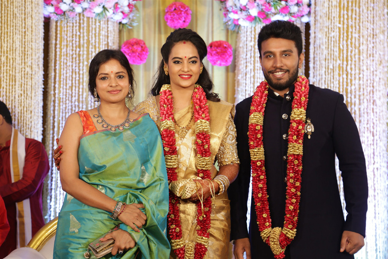 பிக்பாஸ் சுஜா வருணி - நடிகர் சிவகுமார் திருமண வரவேற்பு நிகழ்ச்சி... திரைப்பிரபலங்கள் நேரில் வாழ்த்து... புகைப்படத் தொகுப்பு பிக்பாஸ் சுஜா வருணி - நடிகர் சிவகுமார் திருமண வரவேற்பு நிகழ்ச்சி... திரைப்பிரபலங்கள் நேரில் வாழ்த்து... புகைப்படத் தொகுப்பு