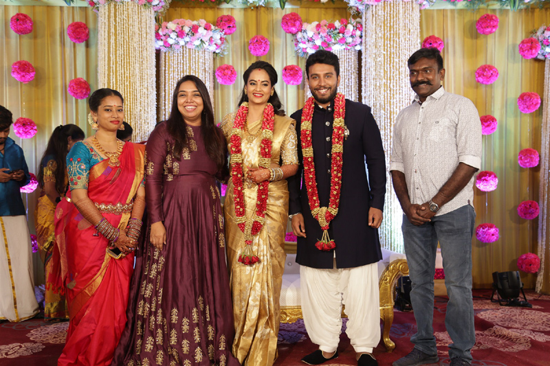 பிக்பாஸ் சுஜா வருணி - நடிகர் சிவகுமார் திருமண வரவேற்பு நிகழ்ச்சி... திரைப்பிரபலங்கள் நேரில் வாழ்த்து... புகைப்படத் தொகுப்பு பிக்பாஸ் சுஜா வருணி - நடிகர் சிவகுமார் திருமண வரவேற்பு நிகழ்ச்சி... திரைப்பிரபலங்கள் நேரில் வாழ்த்து... புகைப்படத் தொகுப்பு