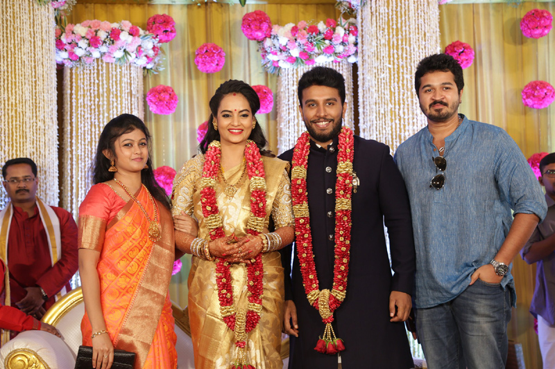 பிக்பாஸ் சுஜா வருணி - நடிகர் சிவகுமார் திருமண வரவேற்பு நிகழ்ச்சி... திரைப்பிரபலங்கள் நேரில் வாழ்த்து... புகைப்படத் தொகுப்பு பிக்பாஸ் சுஜா வருணி - நடிகர் சிவகுமார் திருமண வரவேற்பு நிகழ்ச்சி... திரைப்பிரபலங்கள் நேரில் வாழ்த்து... புகைப்படத் தொகுப்பு