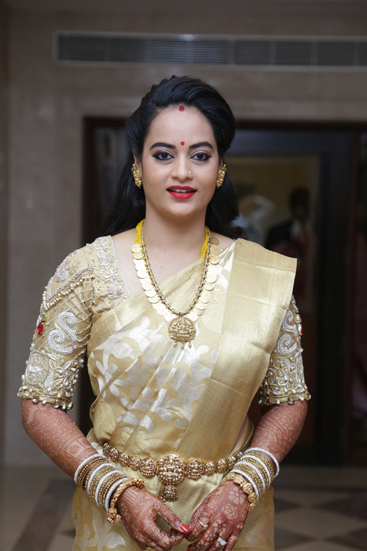 பிக்பாஸ் சுஜா வருணி - நடிகர் சிவகுமார் திருமண வரவேற்பு நிகழ்ச்சி... திரைப்பிரபலங்கள் நேரில் வாழ்த்து... புகைப்படத் தொகுப்பு பிக்பாஸ் சுஜா வருணி - நடிகர் சிவகுமார் திருமண வரவேற்பு நிகழ்ச்சி... திரைப்பிரபலங்கள் நேரில் வாழ்த்து... புகைப்படத் தொகுப்பு