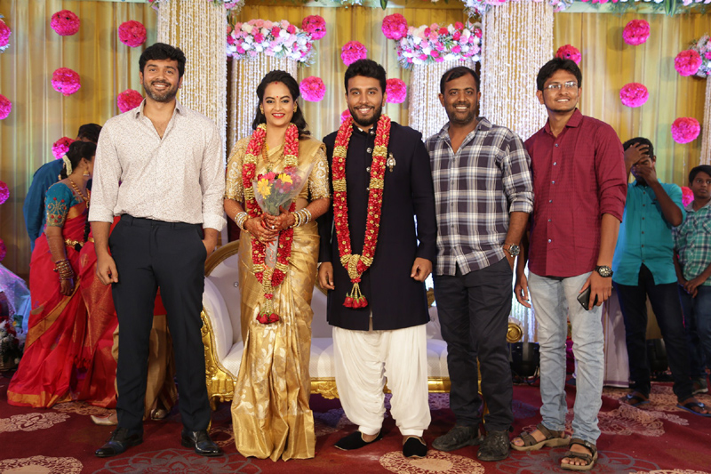 பிக்பாஸ் சுஜா வருணி - நடிகர் சிவகுமார் திருமண வரவேற்பு நிகழ்ச்சி... திரைப்பிரபலங்கள் நேரில் வாழ்த்து... புகைப்படத் தொகுப்பு பிக்பாஸ் சுஜா வருணி - நடிகர் சிவகுமார் திருமண வரவேற்பு நிகழ்ச்சி... திரைப்பிரபலங்கள் நேரில் வாழ்த்து... புகைப்படத் தொகுப்பு