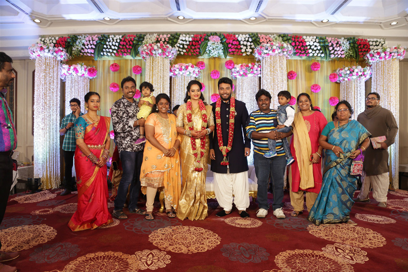 பிக்பாஸ் சுஜா வருணி - நடிகர் சிவகுமார் திருமண வரவேற்பு நிகழ்ச்சி... திரைப்பிரபலங்கள் நேரில் வாழ்த்து... புகைப்படத் தொகுப்பு பிக்பாஸ் சுஜா வருணி - நடிகர் சிவகுமார் திருமண வரவேற்பு நிகழ்ச்சி... திரைப்பிரபலங்கள் நேரில் வாழ்த்து... புகைப்படத் தொகுப்பு