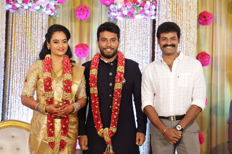பிக்பாஸ் சுஜா வருணி - நடிகர் சிவகுமார் திருமண வரவேற்பு நிகழ்ச்சி... திரைப்பிரபலங்கள் நேரில் வாழ்த்து... புகைப்படத் தொகுப்பு பிக்பாஸ் சுஜா வருணி - நடிகர் சிவகுமார் திருமண வரவேற்பு நிகழ்ச்சி... திரைப்பிரபலங்கள் நேரில் வாழ்த்து... புகைப்படத் தொகுப்பு