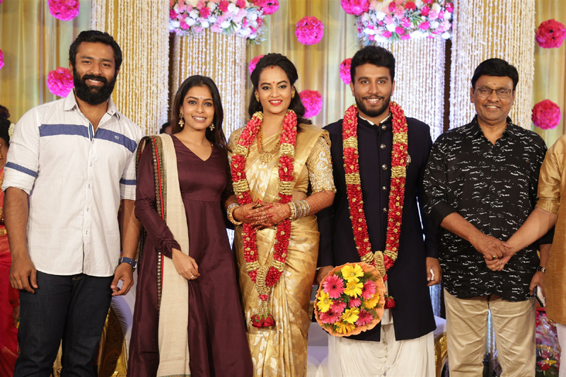 பிக்பாஸ் சுஜா வருணி - நடிகர் சிவகுமார் திருமண வரவேற்பு நிகழ்ச்சி... திரைப்பிரபலங்கள் நேரில் வாழ்த்து... புகைப்படத் தொகுப்பு பிக்பாஸ் சுஜா வருணி - நடிகர் சிவகுமார் திருமண வரவேற்பு நிகழ்ச்சி... திரைப்பிரபலங்கள் நேரில் வாழ்த்து... புகைப்படத் தொகுப்பு