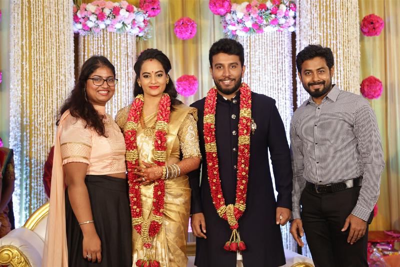 பிக்பாஸ் சுஜா வருணி - நடிகர் சிவகுமார் திருமண வரவேற்பு நிகழ்ச்சி... திரைப்பிரபலங்கள் நேரில் வாழ்த்து... புகைப்படத் தொகுப்பு பிக்பாஸ் சுஜா வருணி - நடிகர் சிவகுமார் திருமண வரவேற்பு நிகழ்ச்சி... திரைப்பிரபலங்கள் நேரில் வாழ்த்து... புகைப்படத் தொகுப்பு
