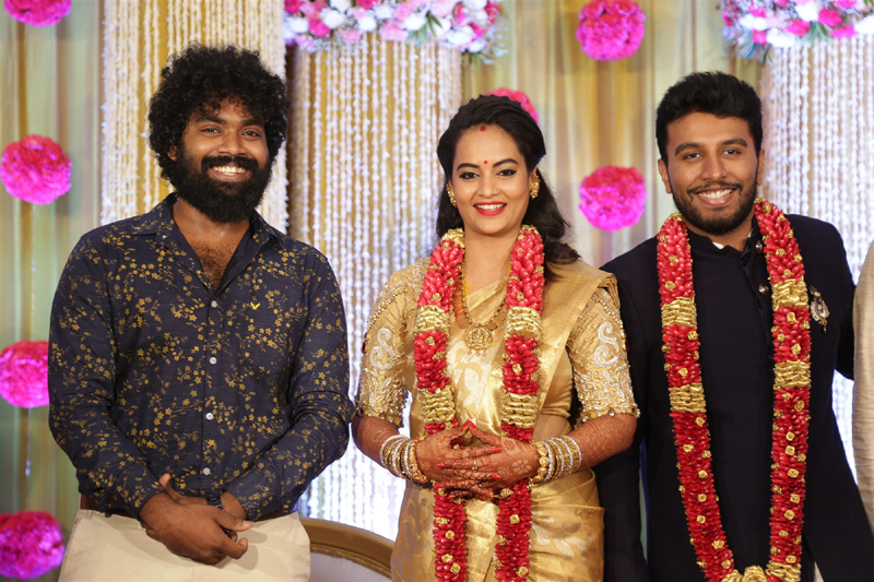 பிக்பாஸ் சுஜா வருணி - நடிகர் சிவகுமார் திருமண வரவேற்பு நிகழ்ச்சி... திரைப்பிரபலங்கள் நேரில் வாழ்த்து... புகைப்படத் தொகுப்பு பிக்பாஸ் சுஜா வருணி - நடிகர் சிவகுமார் திருமண வரவேற்பு நிகழ்ச்சி... திரைப்பிரபலங்கள் நேரில் வாழ்த்து... புகைப்படத் தொகுப்பு