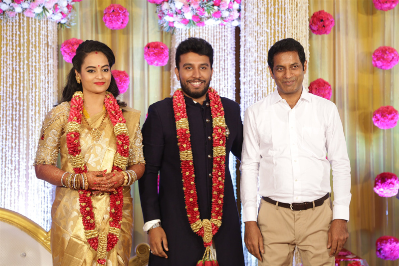 பிக்பாஸ் சுஜா வருணி - நடிகர் சிவகுமார் திருமண வரவேற்பு நிகழ்ச்சி... திரைப்பிரபலங்கள் நேரில் வாழ்த்து... புகைப்படத் தொகுப்பு பிக்பாஸ் சுஜா வருணி - நடிகர் சிவகுமார் திருமண வரவேற்பு நிகழ்ச்சி... திரைப்பிரபலங்கள் நேரில் வாழ்த்து... புகைப்படத் தொகுப்பு