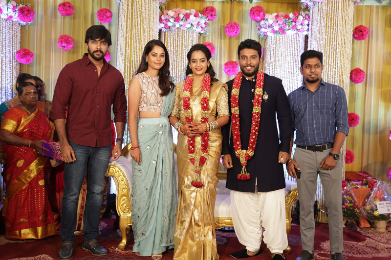 பிக்பாஸ் சுஜா வருணி - நடிகர் சிவகுமார் திருமண வரவேற்பு நிகழ்ச்சி... திரைப்பிரபலங்கள் நேரில் வாழ்த்து... புகைப்படத் தொகுப்பு பிக்பாஸ் சுஜா வருணி - நடிகர் சிவகுமார் திருமண வரவேற்பு நிகழ்ச்சி... திரைப்பிரபலங்கள் நேரில் வாழ்த்து... புகைப்படத் தொகுப்பு