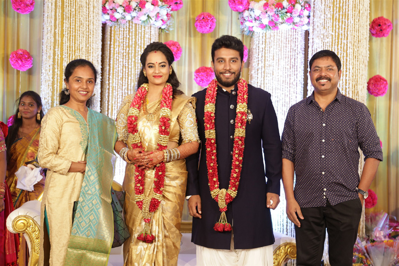 பிக்பாஸ் சுஜா வருணி - நடிகர் சிவகுமார் திருமண வரவேற்பு நிகழ்ச்சி... திரைப்பிரபலங்கள் நேரில் வாழ்த்து... புகைப்படத் தொகுப்பு பிக்பாஸ் சுஜா வருணி - நடிகர் சிவகுமார் திருமண வரவேற்பு நிகழ்ச்சி... திரைப்பிரபலங்கள் நேரில் வாழ்த்து... புகைப்படத் தொகுப்பு