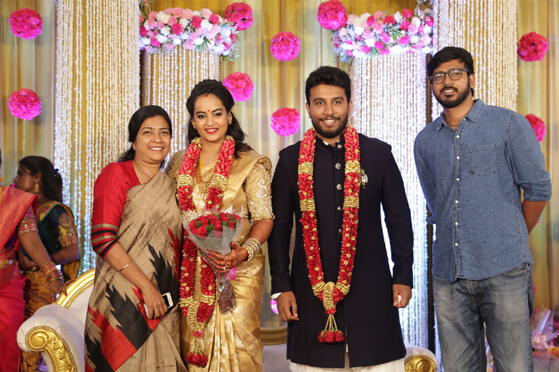 பிக்பாஸ் சுஜா வருணி - நடிகர் சிவகுமார் திருமண வரவேற்பு நிகழ்ச்சி... திரைப்பிரபலங்கள் நேரில் வாழ்த்து... புகைப்படத் தொகுப்பு பிக்பாஸ் சுஜா வருணி - நடிகர் சிவகுமார் திருமண வரவேற்பு நிகழ்ச்சி... திரைப்பிரபலங்கள் நேரில் வாழ்த்து... புகைப்படத் தொகுப்பு