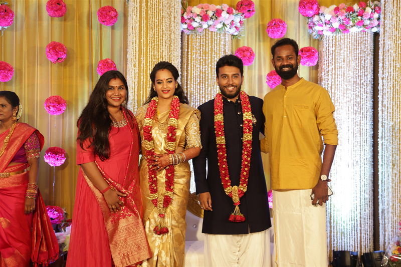 பிக்பாஸ் சுஜா வருணி - நடிகர் சிவகுமார் திருமண வரவேற்பு நிகழ்ச்சி... திரைப்பிரபலங்கள் நேரில் வாழ்த்து... புகைப்படத் தொகுப்பு பிக்பாஸ் சுஜா வருணி - நடிகர் சிவகுமார் திருமண வரவேற்பு நிகழ்ச்சி... திரைப்பிரபலங்கள் நேரில் வாழ்த்து... புகைப்படத் தொகுப்பு