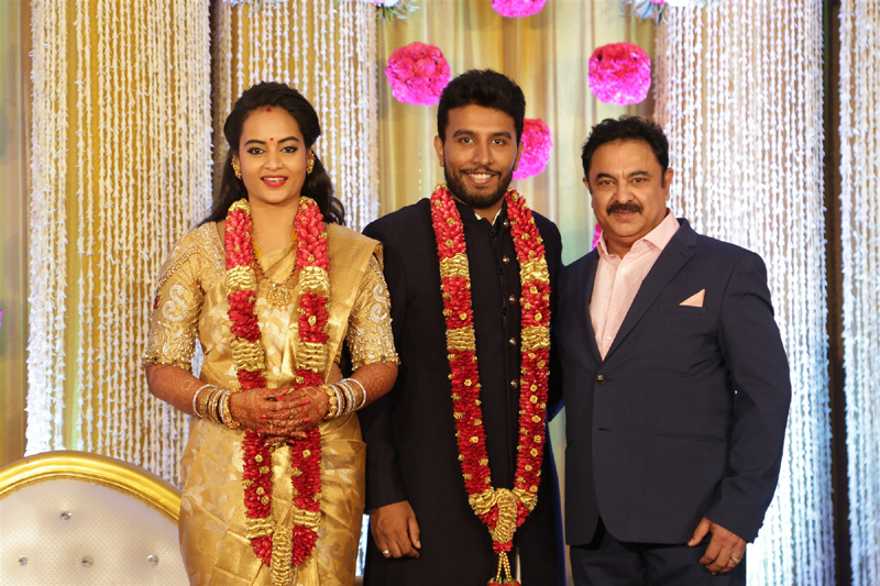 பிக்பாஸ் சுஜா வருணி - நடிகர் சிவகுமார் திருமண வரவேற்பு நிகழ்ச்சி... திரைப்பிரபலங்கள் நேரில் வாழ்த்து... புகைப்படத் தொகுப்பு பிக்பாஸ் சுஜா வருணி - நடிகர் சிவகுமார் திருமண வரவேற்பு நிகழ்ச்சி... திரைப்பிரபலங்கள் நேரில் வாழ்த்து... புகைப்படத் தொகுப்பு
