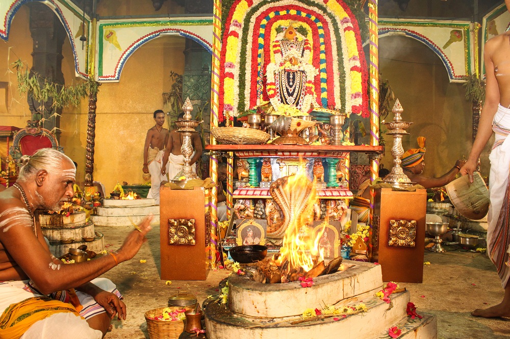 சென்னை காளிகாம்பாள் கோயிலில் ஶ்ரீபிரத்யங்கிரா மகா யாகம்... படங்கள் : வள்ளிசௌத்திரி ஆ சென்னை காளிகாம்பாள் கோயிலில் ஶ்ரீபிரத்யங்கிரா மகா யாகம்... படங்கள் : வள்ளிசௌத்திரி ஆ