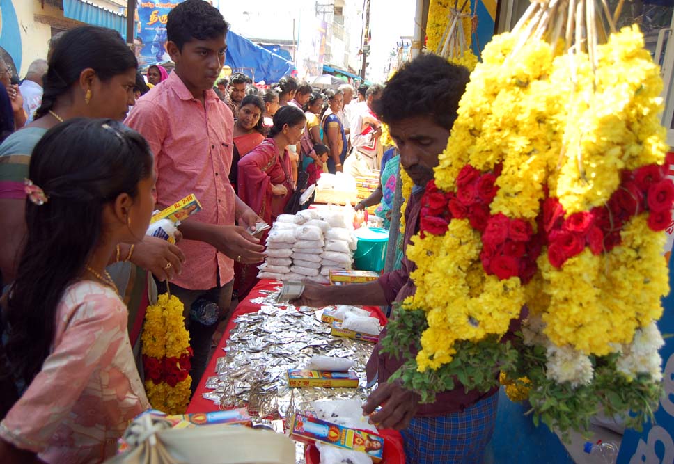 நாகர்கோவில் - கோட்டாறு புனித சவேரியார் பேராலய திருவிழா படங்கள்: ரா.ராம்குமார் நாகர்கோவில் - கோட்டாறு புனித சவேரியார் பேராலய திருவிழா படங்கள்: ரா.ராம்குமார்