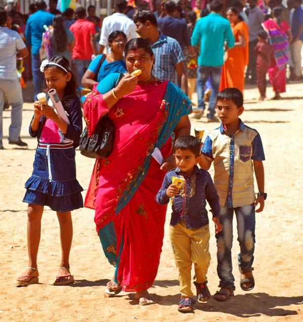 நாகர்கோவில் - கோட்டாறு புனித சவேரியார் பேராலய திருவிழா படங்கள்: ரா.ராம்குமார் நாகர்கோவில் - கோட்டாறு புனித சவேரியார் பேராலய திருவிழா படங்கள்: ரா.ராம்குமார்