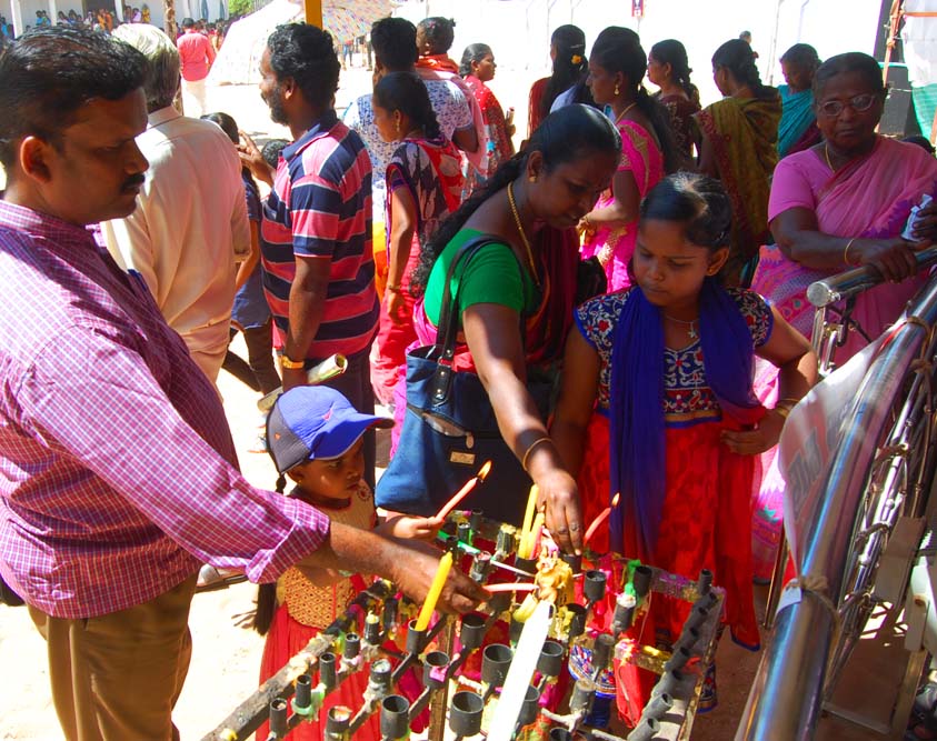 நாகர்கோவில் - கோட்டாறு புனித சவேரியார் பேராலய திருவிழா படங்கள்: ரா.ராம்குமார் நாகர்கோவில் - கோட்டாறு புனித சவேரியார் பேராலய திருவிழா படங்கள்: ரா.ராம்குமார்