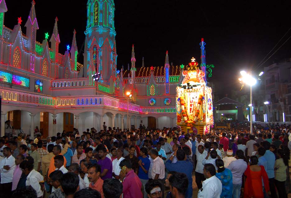 நாகர்கோவில் - கோட்டாறு புனித சவேரியார் பேராலய திருவிழா படங்கள்: ரா.ராம்குமார் நாகர்கோவில் - கோட்டாறு புனித சவேரியார் பேராலய திருவிழா படங்கள்: ரா.ராம்குமார்