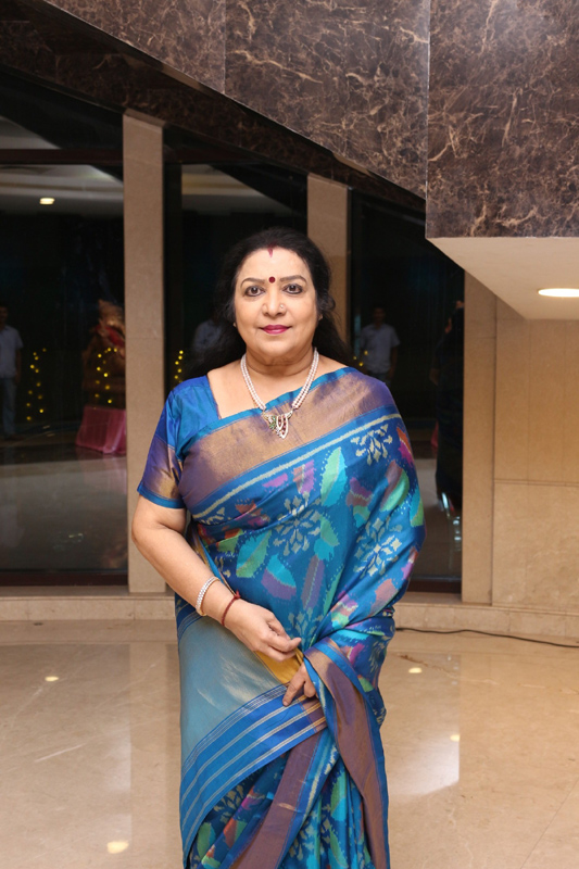 நடிகர் ரமேஷ் கண்ணா மகன் ஜஸ்வந்த் கண்ணா - ப்ரியங்கா திருமண வரவேற்பு நிகழ்ச்சி - திரை நட்சத்திரங்கள் திரண்டு வந்து வாழ்த்து - புகைப்படத் தொகுப்பு நடிகர் ரமேஷ் கண்ணா மகன் ஜஸ்வந்த் கண்ணா - ப்ரியங்கா திருமண வரவேற்பு நிகழ்ச்சி - திரை நட்சத்திரங்கள் திரண்டு வந்து வாழ்த்து - புகைப்படத் தொகுப்பு
