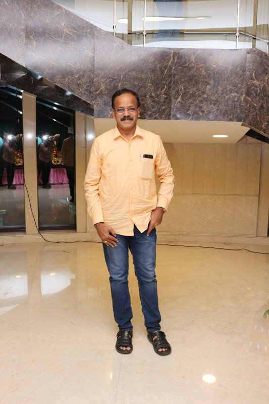 நடிகர் ரமேஷ் கண்ணா மகன் ஜஸ்வந்த் கண்ணா - ப்ரியங்கா திருமண வரவேற்பு நிகழ்ச்சி - திரை நட்சத்திரங்கள் திரண்டு வந்து வாழ்த்து - புகைப்படத் தொகுப்பு நடிகர் ரமேஷ் கண்ணா மகன் ஜஸ்வந்த் கண்ணா - ப்ரியங்கா திருமண வரவேற்பு நிகழ்ச்சி - திரை நட்சத்திரங்கள் திரண்டு வந்து வாழ்த்து - புகைப்படத் தொகுப்பு