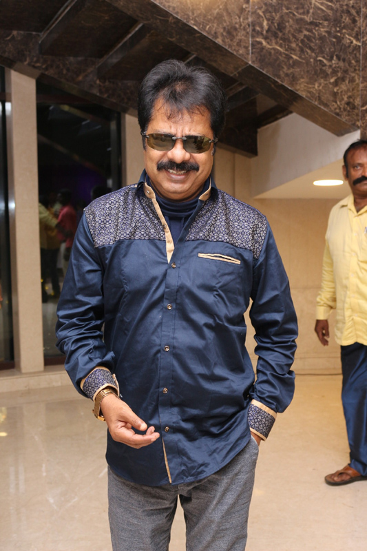 நடிகர் ரமேஷ் கண்ணா மகன் ஜஸ்வந்த் கண்ணா - ப்ரியங்கா திருமண வரவேற்பு நிகழ்ச்சி - திரை நட்சத்திரங்கள் திரண்டு வந்து வாழ்த்து - புகைப்படத் தொகுப்பு நடிகர் ரமேஷ் கண்ணா மகன் ஜஸ்வந்த் கண்ணா - ப்ரியங்கா திருமண வரவேற்பு நிகழ்ச்சி - திரை நட்சத்திரங்கள் திரண்டு வந்து வாழ்த்து - புகைப்படத் தொகுப்பு