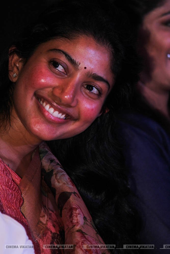 'மாரி 2' படவிழாவில் சாய் பல்லவி க்யூட் ரியாக்ஷன்ஸ்... படங்கள்: வள்ளிசௌத்திரி ஆ 'மாரி 2' படவிழாவில் சாய் பல்லவி க்யூட் ரியாக்ஷன்ஸ்... படங்கள்: வள்ளிசௌத்திரி ஆ