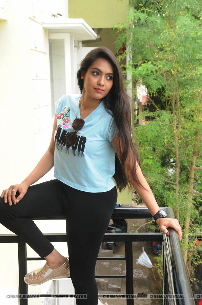 சின்னத்திரை நடிகை பவித்ரா லேட்டஸ்ட் ஸ்டில்ஸ்...: படங்கள்: வி.நாகமணி சின்னத்திரை நடிகை பவித்ரா லேட்டஸ்ட் ஸ்டில்ஸ்...: படங்கள்: வி.நாகமணி