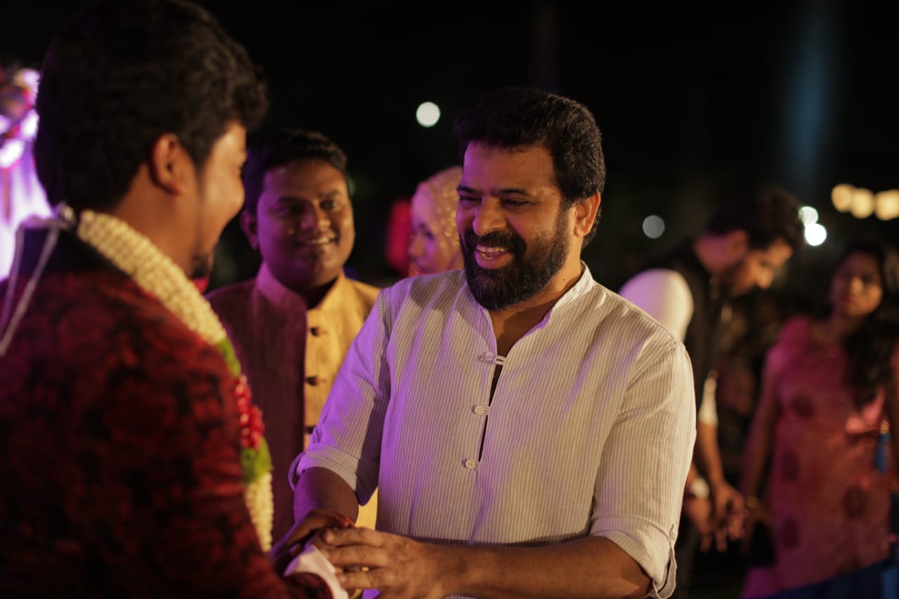 சிவகார்த்திகேயன், விஜய் சேதுபதி கலந்துகொண்ட அசாரின் திருமண வரவேற்பு ஆல்பம்..! சிவகார்த்திகேயன், விஜய் சேதுபதி கலந்துகொண்ட அசாரின் திருமண வரவேற்பு ஆல்பம்..!