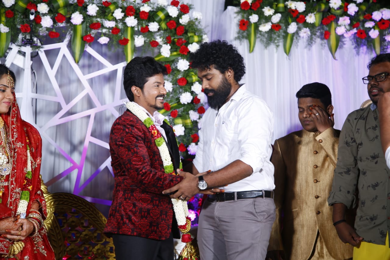 சிவகார்த்திகேயன், விஜய் சேதுபதி கலந்துகொண்ட அசாரின் திருமண வரவேற்பு ஆல்பம்..! சிவகார்த்திகேயன், விஜய் சேதுபதி கலந்துகொண்ட அசாரின் திருமண வரவேற்பு ஆல்பம்..!