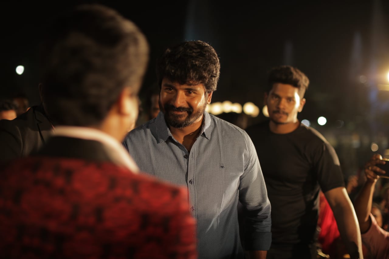 சிவகார்த்திகேயன், விஜய் சேதுபதி கலந்துகொண்ட அசாரின் திருமண வரவேற்பு ஆல்பம்..! சிவகார்த்திகேயன், விஜய் சேதுபதி கலந்துகொண்ட அசாரின் திருமண வரவேற்பு ஆல்பம்..!