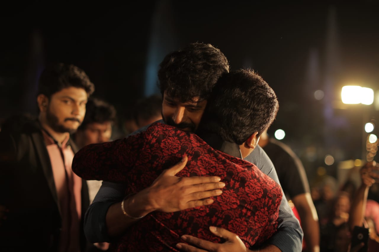சிவகார்த்திகேயன், விஜய் சேதுபதி கலந்துகொண்ட அசாரின் திருமண வரவேற்பு ஆல்பம்..! சிவகார்த்திகேயன், விஜய் சேதுபதி கலந்துகொண்ட அசாரின் திருமண வரவேற்பு ஆல்பம்..!