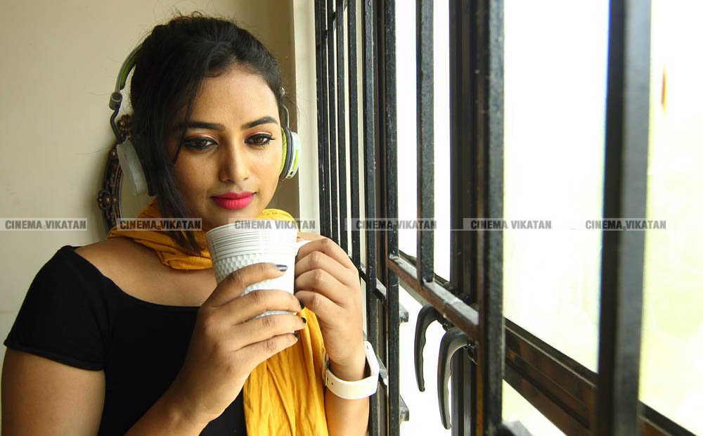 ஃபரினா லேட்டஸ்ட் ஃபோட்டோஷூட்... படங்கள்: தே.அசோக்குமார் ஃபரினா லேட்டஸ்ட் ஃபோட்டோஷூட்... படங்கள்: தே.அசோக்குமார்