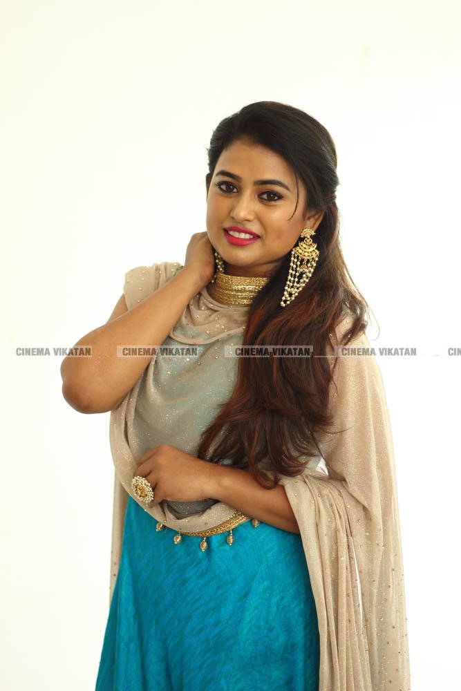 ஃபரினா லேட்டஸ்ட் ஃபோட்டோஷூட்... படங்கள்: தே.அசோக்குமார் ஃபரினா லேட்டஸ்ட் ஃபோட்டோஷூட்... படங்கள்: தே.அசோக்குமார்